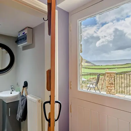 1 Bed In Richmond Oc-g0009
